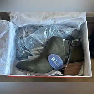 White Mountain Sadie Olive Ankle Booties